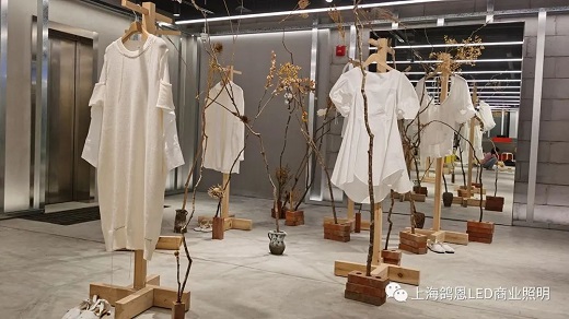 1662010504198371.jpg 22090107.jpg